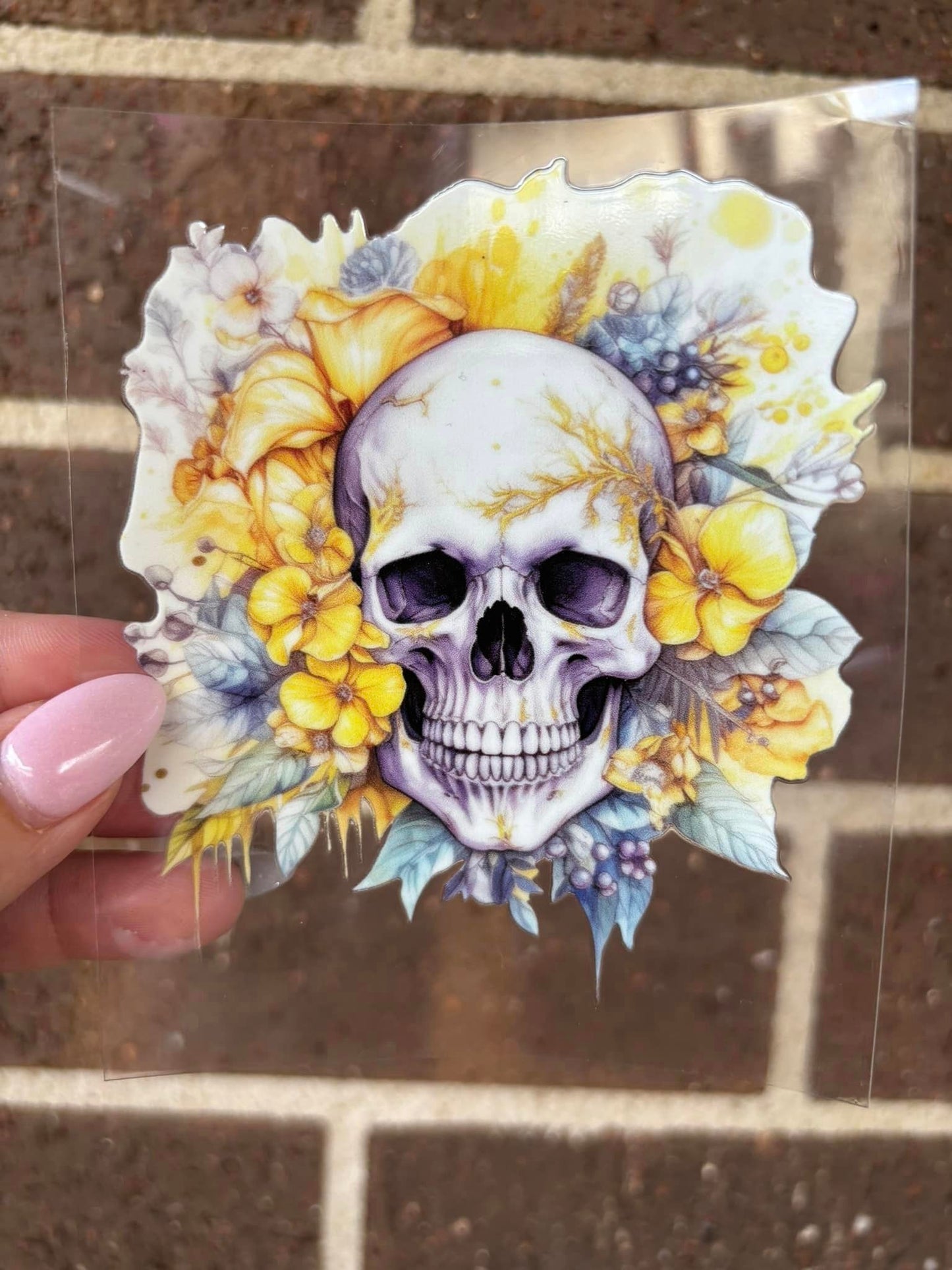 YELLOW SKULL-DECAL